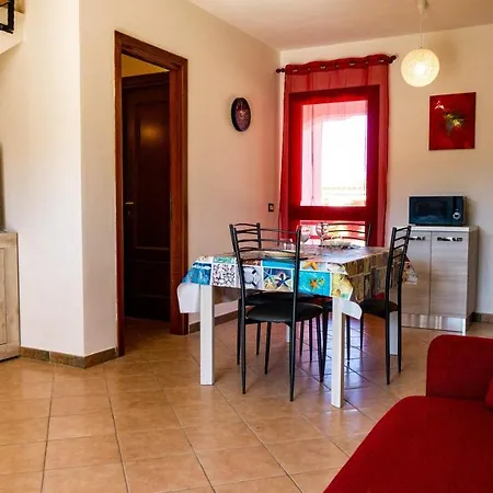 Sette Posti Vicino Al Centro Di * سان تيودورو