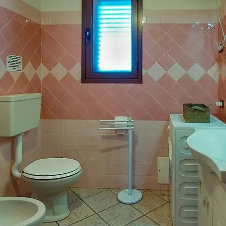 Sette Posti Vicino Al Centro Di San Teodoro (Sardinia)